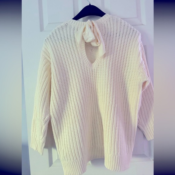 Torrid Cable Knit Pullover Sweater with Keyhole Tie Back - Size 0 - Picture 4 of 4